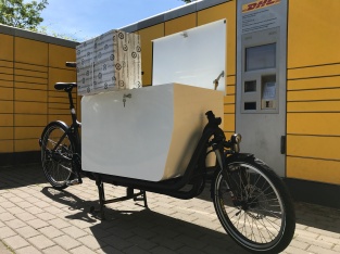 eHarry Cargobike mit Messenger Kiste